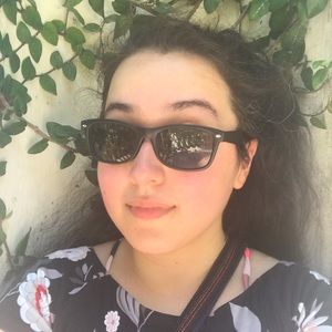 Meet your Posher, Elizabeth